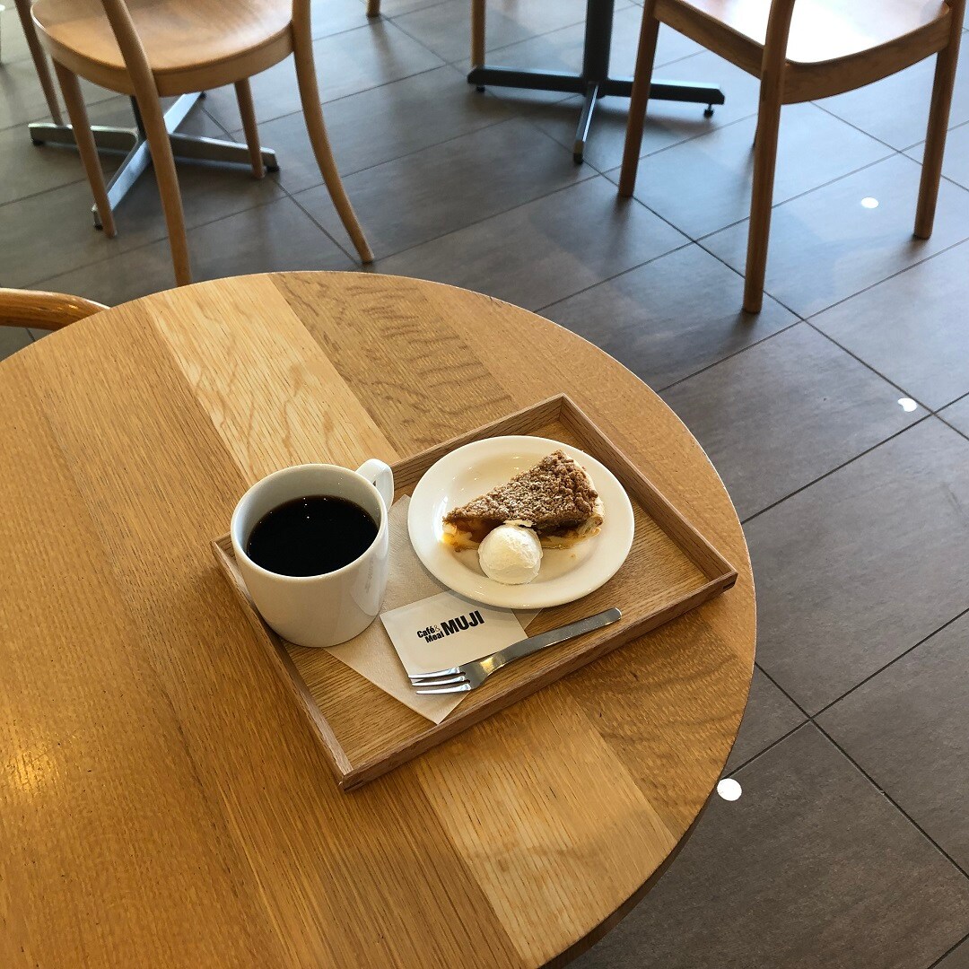 Cafe MUJI二子玉川】新デザート「不揃いりんごとシナモンのパイと